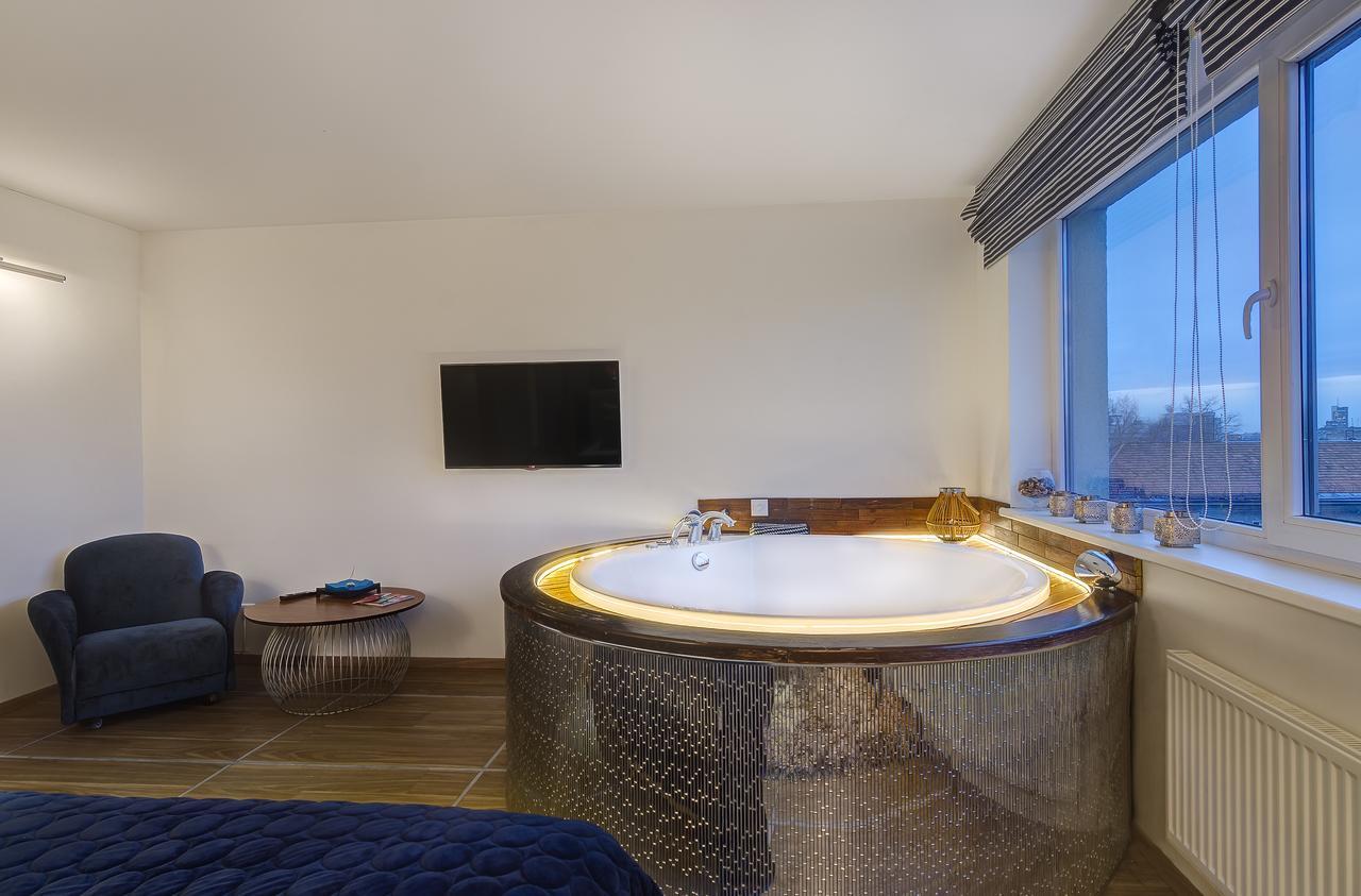 June Street Spa Apartments Vilnius Exterior photo